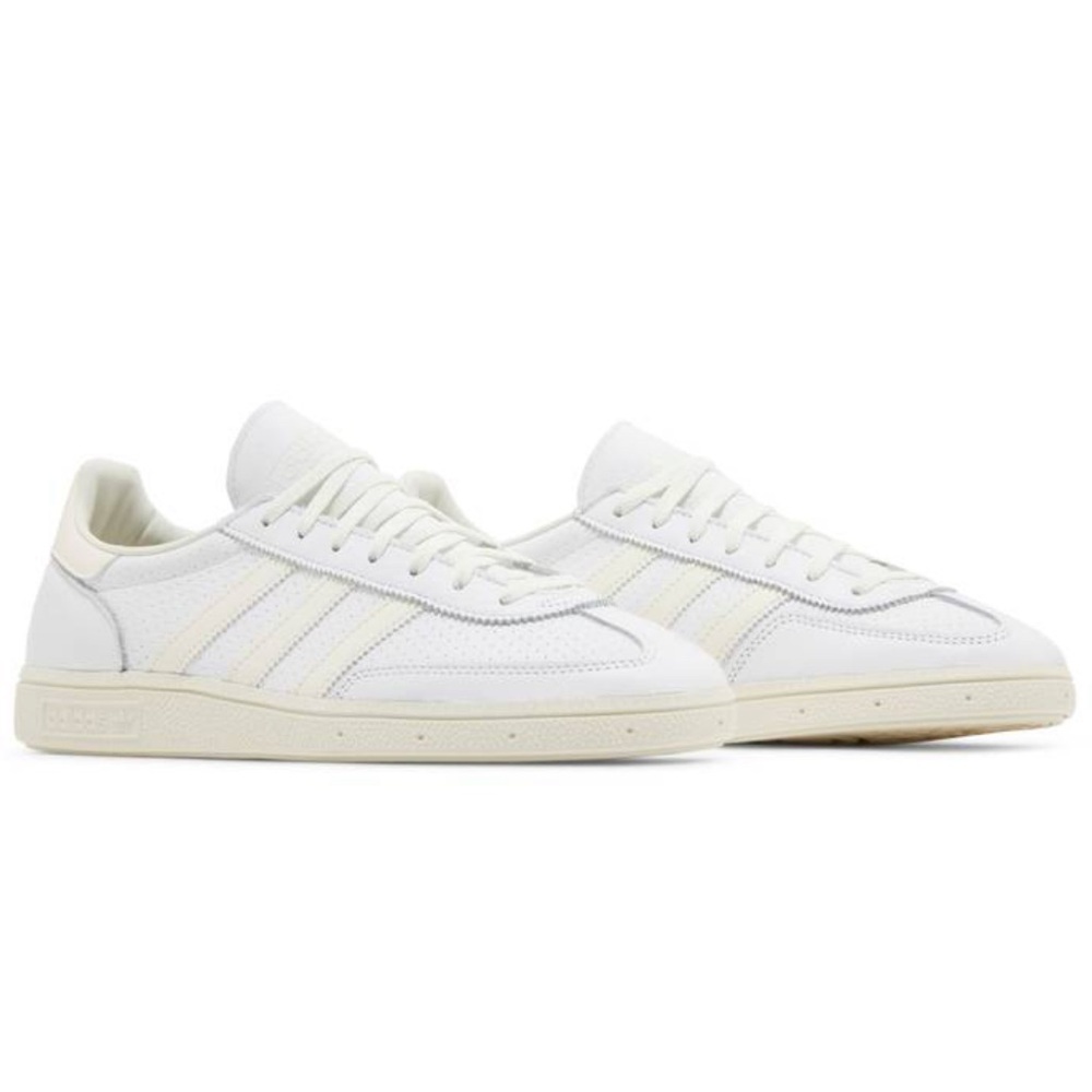 Men’s 6 / women’s 8 brand new adidas